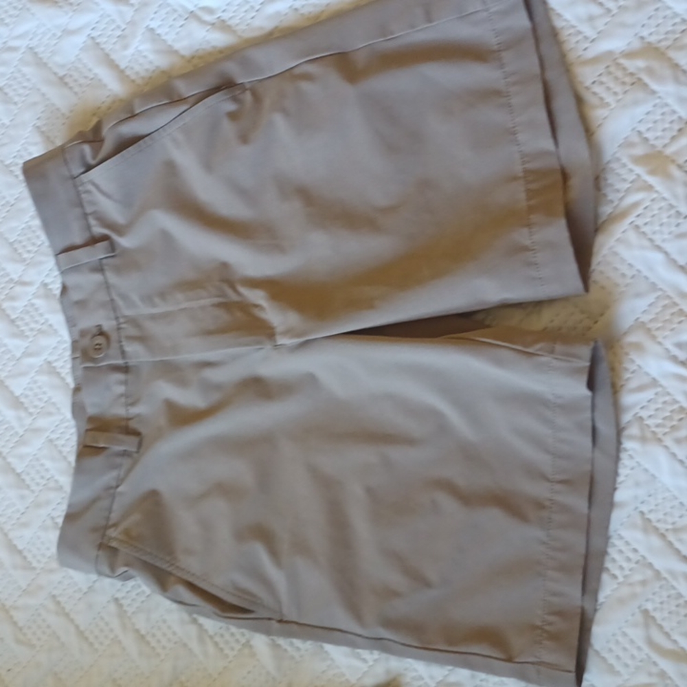 Vineyard Vine performance ,youth shorts